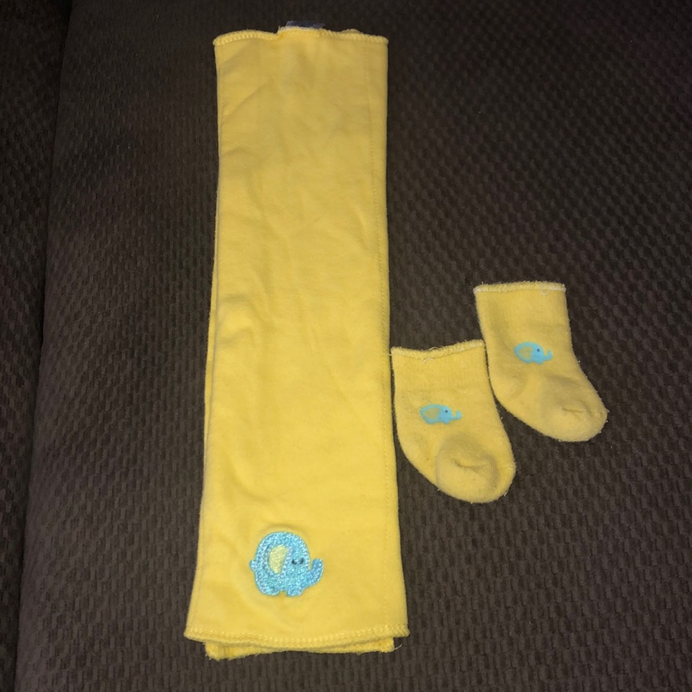 Gerber burping cloth and sock set
